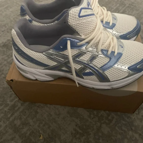 ASICS Cream/Blueberry - Picture 4 of 5